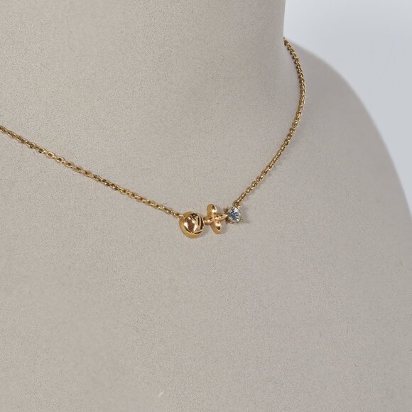 Louis Vuitton Essential V Flower Necklace in Gold-Tone with Crystal - Picture 5 of 8